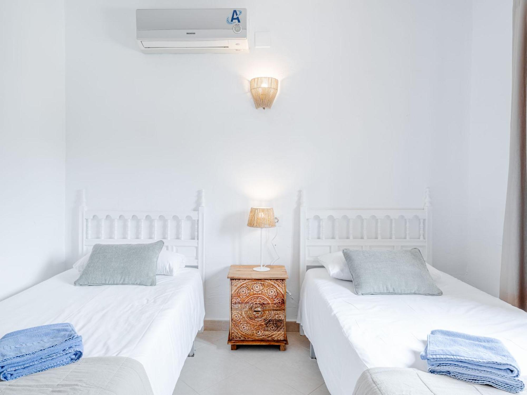 Les Canyes By Interhome Biệt thự